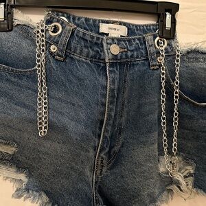 Distressed Chainlink shorts Forever 21